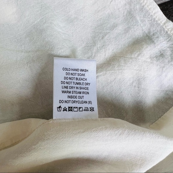 Tularosa babydoll vacation shift dress in large gingham prints - Picture 8 of 9